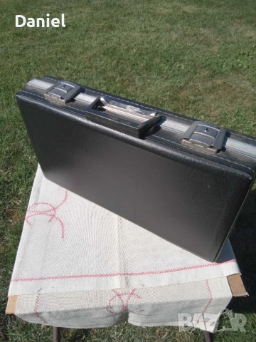 Кожено куфарче за документи с ключ, снимка 2 - Антикварни и старинни предмети - 53995734