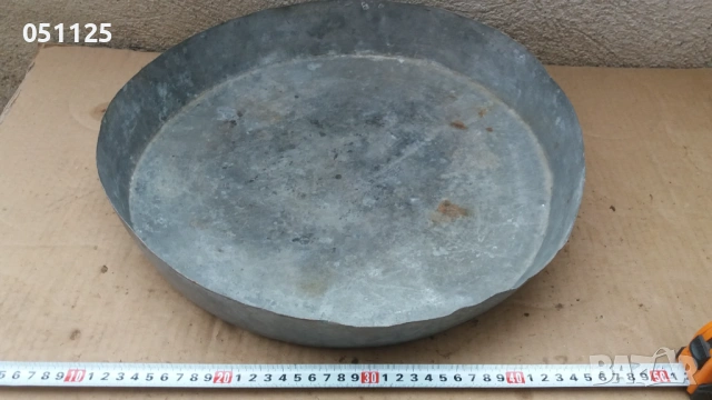 кована възрожденска бакърена тава за погачи 