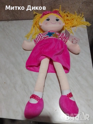 Кукла Текстилна с рокля цвят фуксия и руса коса 55 см нова, снимка 5 - Кукли - 55147489
