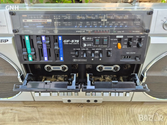 Радиокасетофон Sharp GF-575, снимка 5 - Радиокасетофони, транзистори - 55186005
