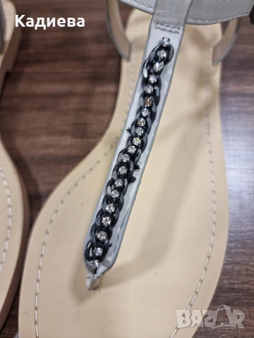 Равни дамски сандали Calvin Klein Jeans, модел Dara Shiny Vacchetta, снимка 4 - Сандали - 55160385
