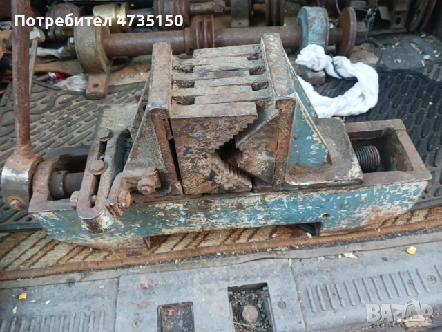 Продавам голямо тръбно менгеме