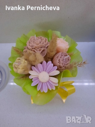 Букет от соеви свещи , снимка 4 - Изкуствени цветя - 54115302