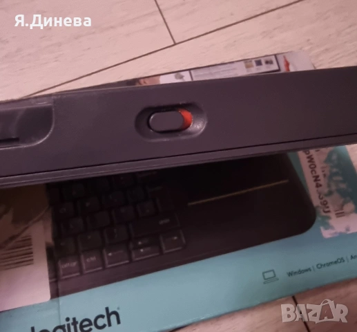 Клавиатура с вградена мишка Logitech Media K400, снимка 4 - Клавиатури и мишки - 54195979