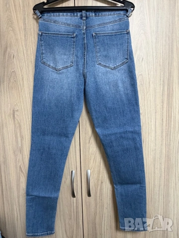 Дамски дънки Bershka, снимка 2 - Дънки - 54319492