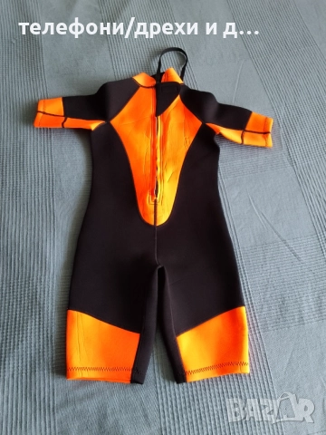 Детски костюм за водни спортове (135-150 cm) в отлично състояние