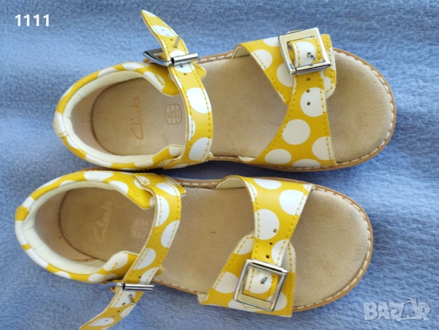 Сандалки Clarks номер 27., снимка 2 - Детски сандали и чехли - 55212151