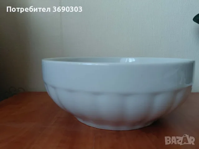 Цена 15 евро  Голяма порцеланова купа за плодове, салата или друго - кастрон на Изида