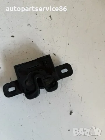 Заключващ механизъм за преден ляв капак черен за Volvo XC60 (2011) 31298610 OEM, снимка 2 - Части - 55628788