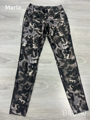 Оригинален дамски спортен клин Nike Dri-FIT S