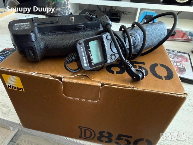 Nikon D850 + Battery Grip, пълен комплект, неразличим от нов, снимка 5 - Фотоапарати - 55275076