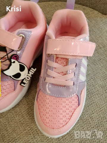 Детски светещи маратонки за момиче Мини Маус-Disney , снимка 8 - Детски маратонки - 54220575