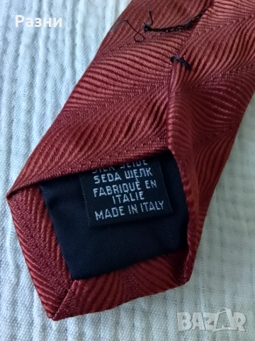 Копринена вратовръзка Hugo Boss като нова (Made in Italy), снимка 2 - Други - 54322881