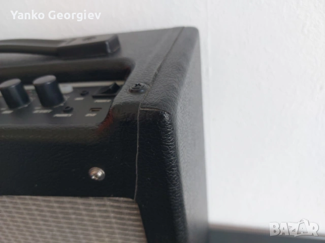 Усилвател / кубе Fender Mustang I v.2, снимка 3 - Китари - 54885043