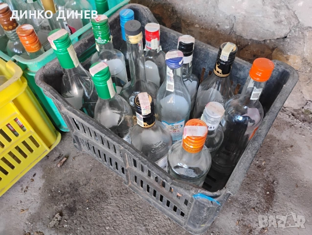 Стъклени бутилки, снимка 3 - Буркани, бутилки и капачки - 54158479