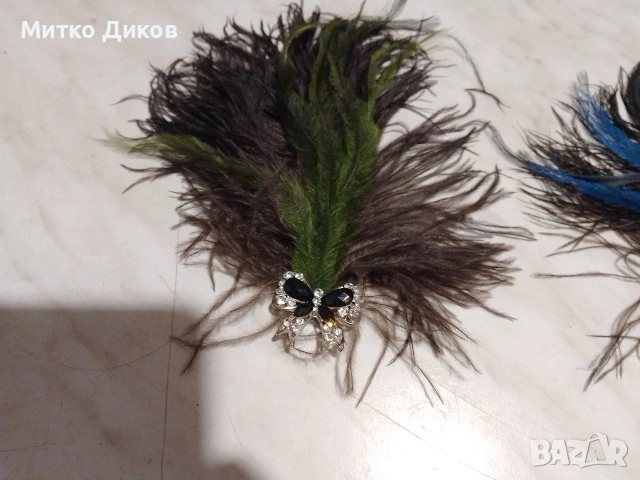 брошка за коса от пера, снимка 2 - Аксесоари за коса - 54809727