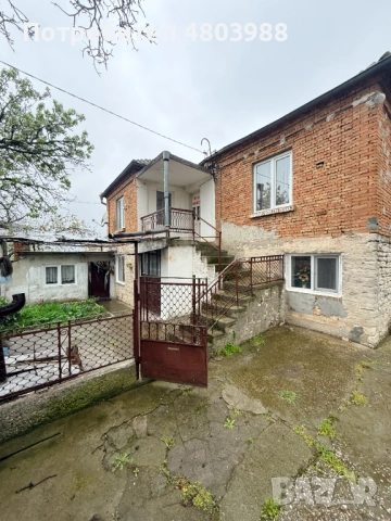 Продавам къща с.Здравец, снимка 8 - Къщи - 54270233