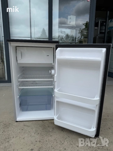 Сив малък хладилник с камера Whirlpool 45 см широк, снимка 9 - Хладилници - 54943275