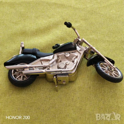 Часовник миниатюра мотор Chopper, Pierre Cardin. , снимка 5 - Други - 55391809