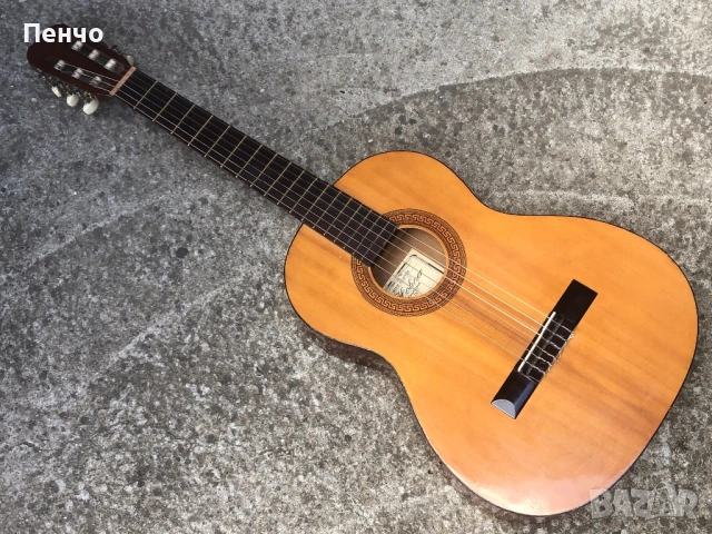 стара китара "HOHNER" MODEL № НС 03