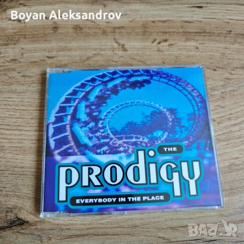 The Prodigy – Everybody In The Place (1992) [CD]