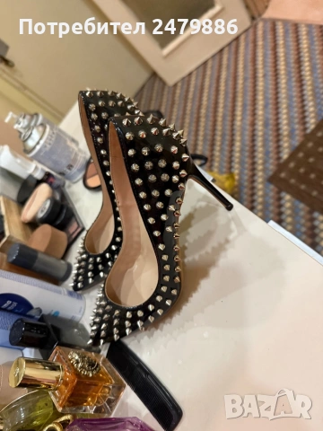 Дамски обувки с шипове