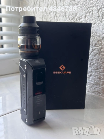Geek Vape в отлично състояние с оригинална кутия и аксесоари.