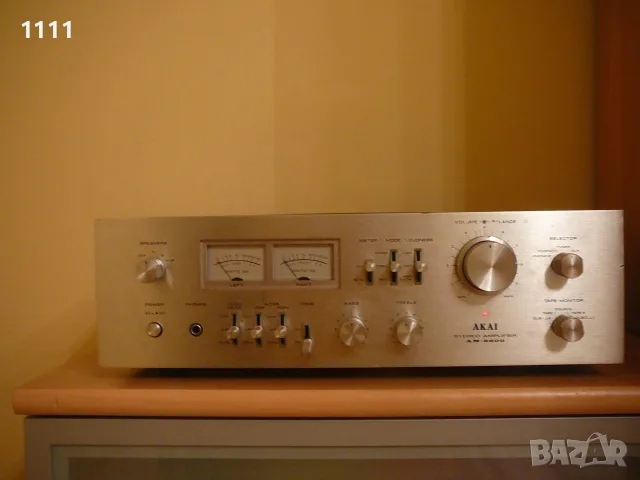 AKAI     AM-2600