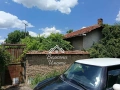 Ъглов парцел с къща в близост до стадиона, снимка 2