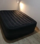 Надуваем матрак (Спалня) INTEX Comfort с помпа 152 x 203 x 56 см., снимка 1