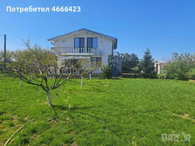 Продава двуетажна масивна къща