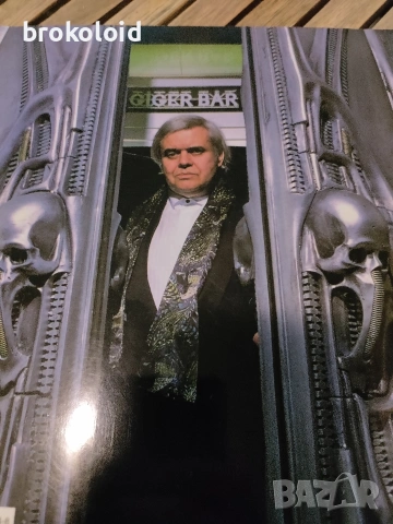 Х. Р. Гигер (H.R. Giger) ARh+ – Арт албум на български език, снимка 2 - Други - 54599069