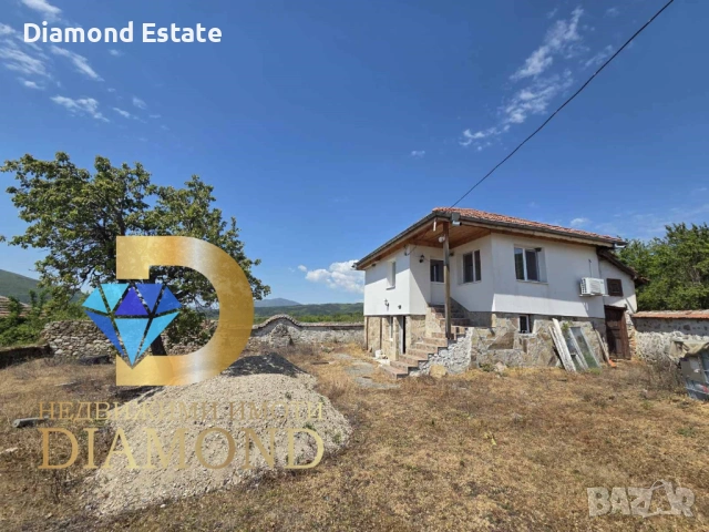 Двуетажна къща в село Димовци, общ. Гурково, снимка 5 - Къщи - 54440042