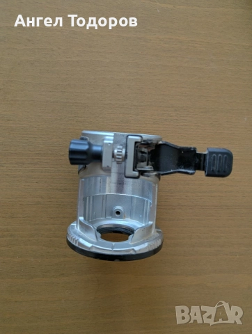 Makita RT0700C оберфреза / тример – с две бази и прахоулавяне, снимка 6 - Други инструменти - 55427622
