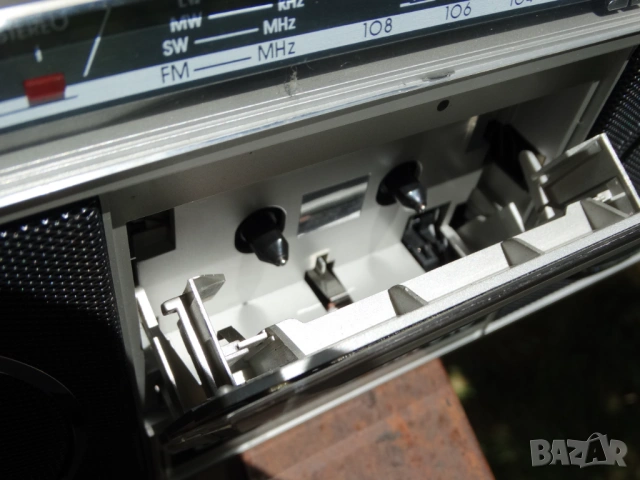 GRUNDIG RR 345 ..., снимка 11 - Радиокасетофони, транзистори - 54720006