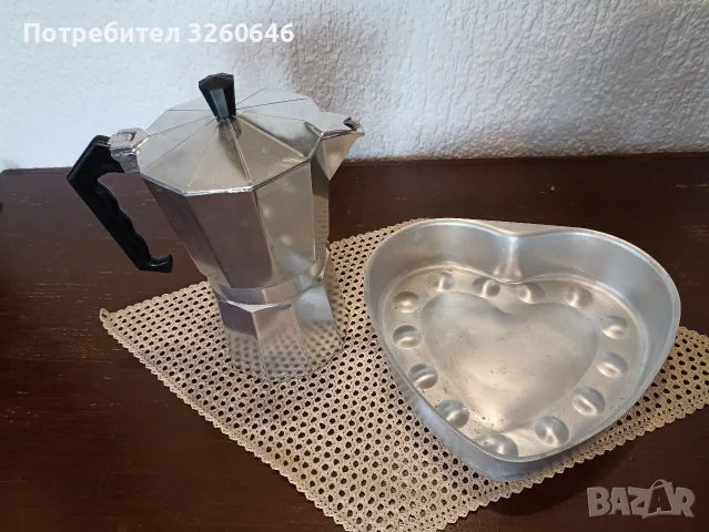 Кафеварка и тавичка за кекс 