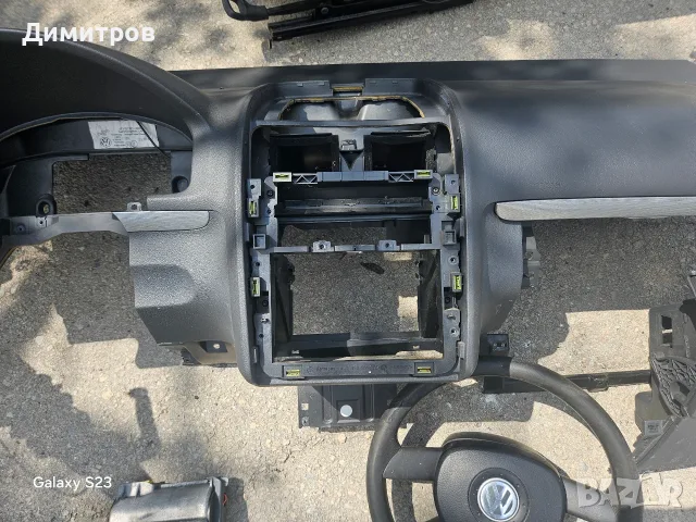Арматурно табло за VW Touran + еърбъци ,от 2003 до 2010 година ., снимка 4 - Части - 55404023