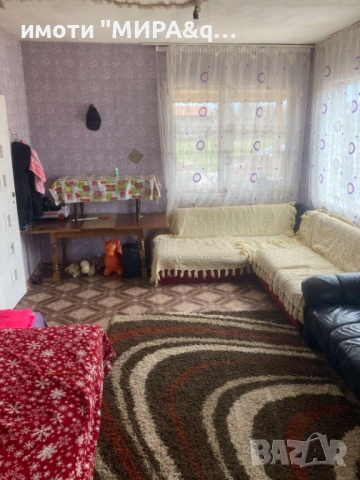 Двуетажна къща с дворно място в с.Иваново,обл. Хасково, снимка 2 - Къщи - 53971767