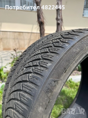 Зимна гума Kumho245/40/19, снимка 4 - Гуми и джанти - 54483842
