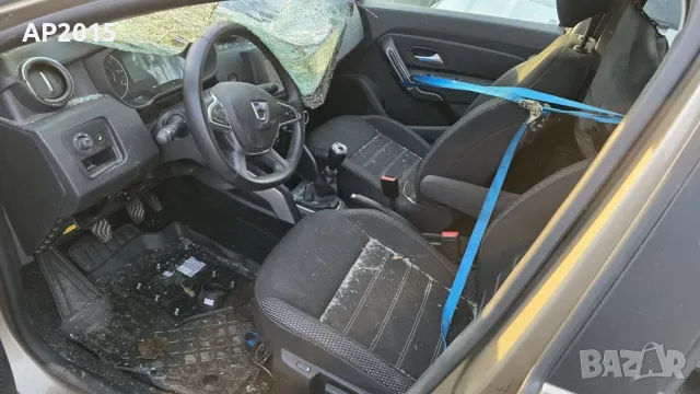Dacia Duster 1.6i 115hp 2018 На части, снимка 11 - Части - 55322688
