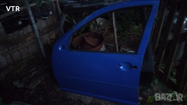 Врати за VW Golf 4 , снимка 4 - Части - 54996855