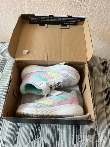 Adidas детски маратонки, снимка 9 - Детски маратонки - 55614423