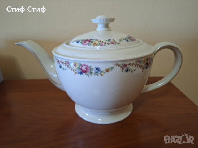 Порцеланов чайник, снимка 3 - Антикварни и старинни предмети - 54173194