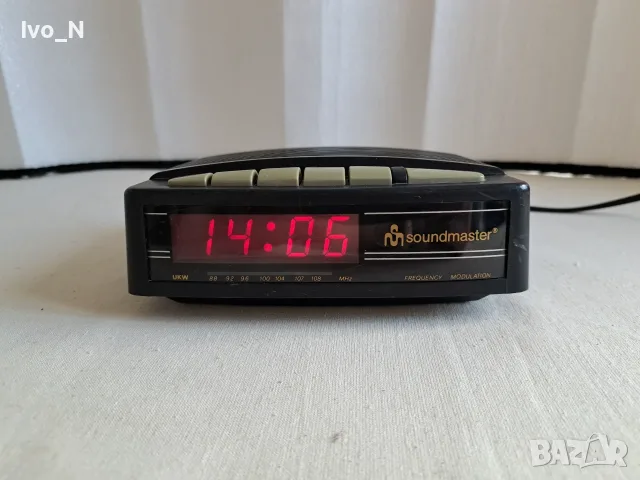 Радио часовник Soundmaster UR-106.