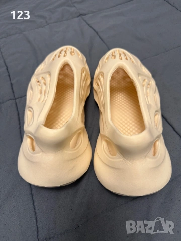 Обувки тип Adidas Yeezy, снимка 2 - Спортни обувки - 55082077