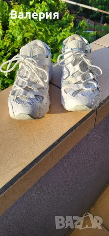 Бели маратонки Asics 39