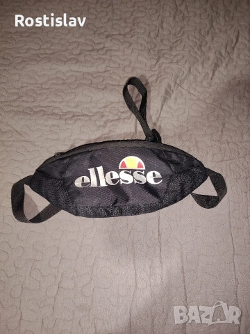 Ellesse оригинална чантичка за кръста в перфектно състояние без забележки като нова. 