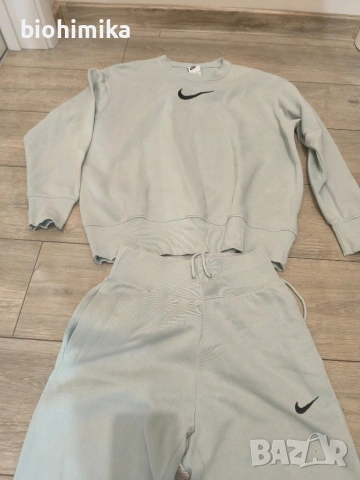 Nike комплект XS, снимка 2 - Спортни екипи - 55010890