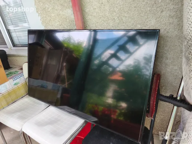 Телевизор Samsung UE50RU7172U 50 инчов за части - счупена матрица 