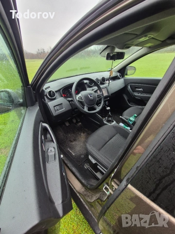 Dacia Duster 1,6 I, снимка 8 - Автомобили и джипове - 55003773